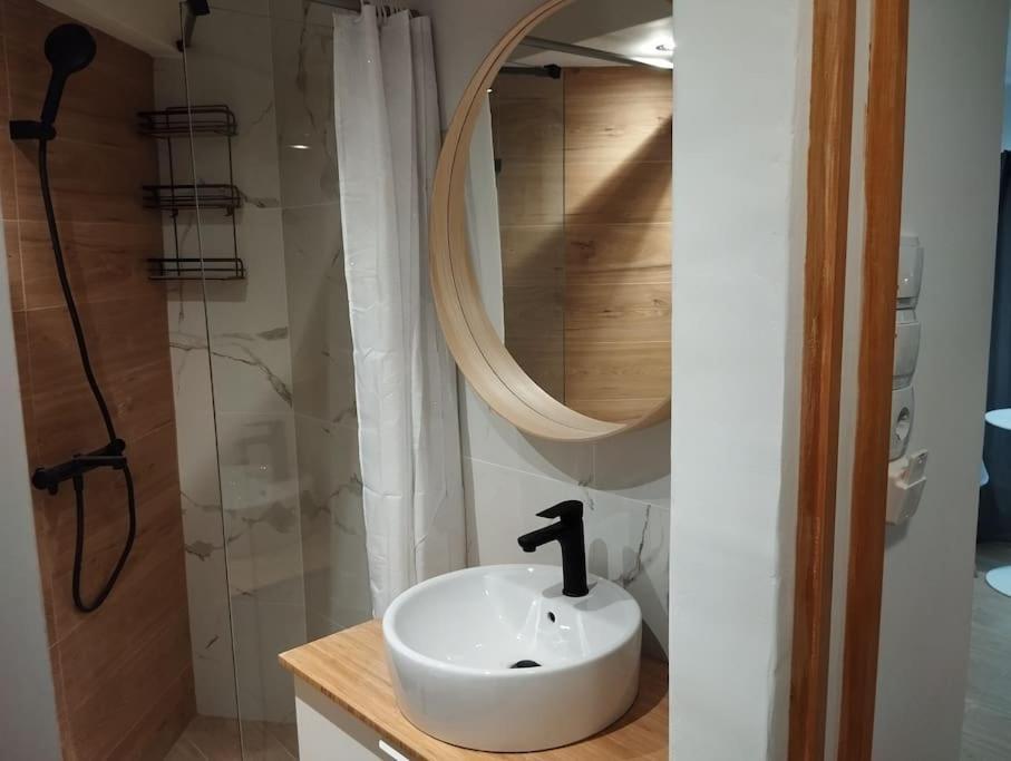 Nektar Cosy Apartment In City Centre Atene Esterno foto